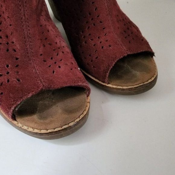 Tom's Majorca Peep Toe Perforated Ankle Booties Burgundy Size 9.5 Suede - Picture 8 of 8